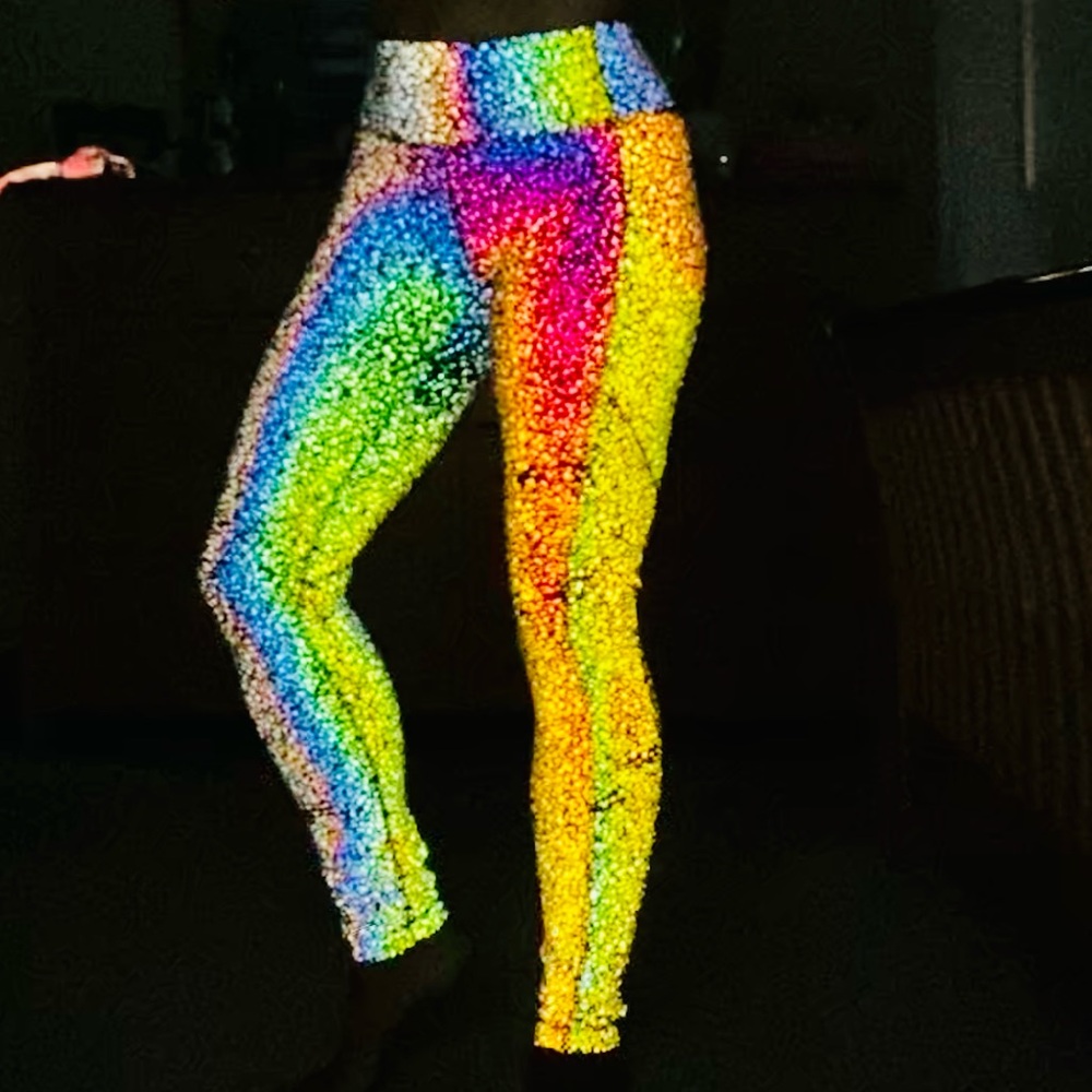 🌈 Lululemon Seawheeze 2017 splatter rainbow reflective speed tights
size 4, 28”